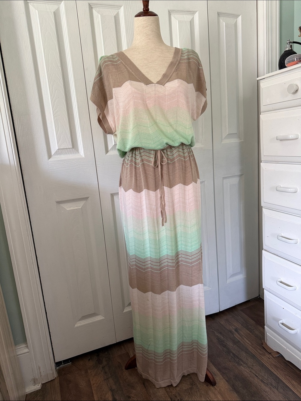Victoria's Secret Taupe, Pink & Mint Gradient Knit V-Neck Maxi Dress Sz S